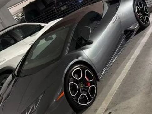 Used 2020 Lamborghini Huracan EVO AWD/4WD image 1