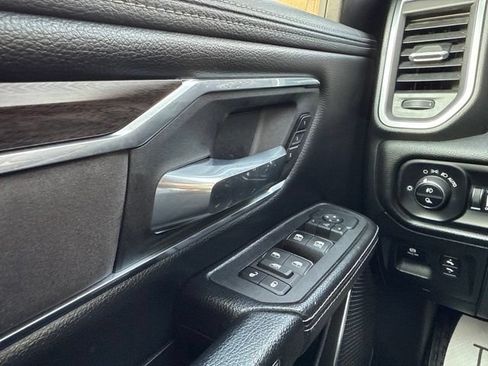 Used 2025 RAM 1500 Laramie AWD/4WD image 27