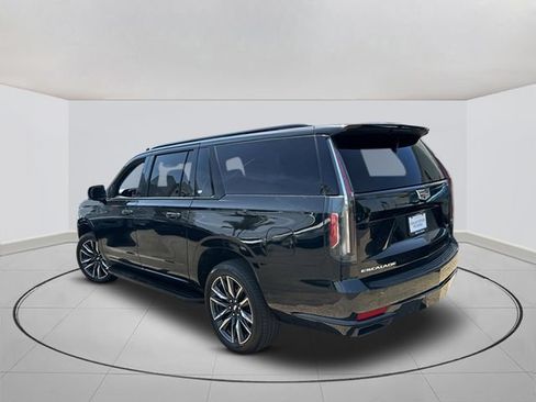 Certified 2022 Cadillac Escalade ESV Sport AWD/4WD image 4