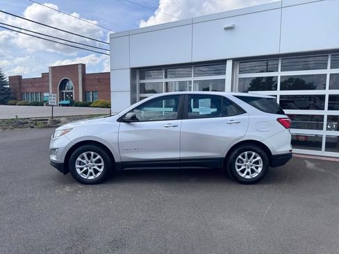 Used 2020 Chevrolet Equinox LS w/ LPO, Floor Liner Package FWD image 2