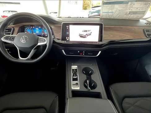 New 2026 Volkswagen Atlas SE image 14