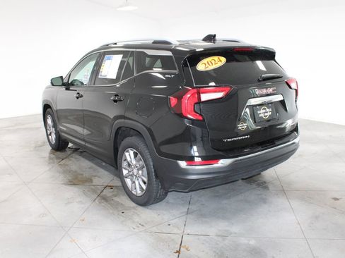 Used 2024 GMC Terrain SLT image 7