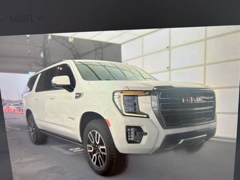 Used 2021 GMC Yukon XL AT4 w/ AT4 Premium Plus Package AWD/4WD image 7