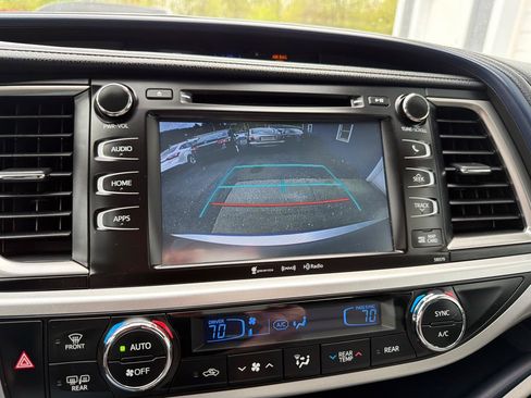 Used 2017 Toyota Highlander XLE AWD/4WD image 20
