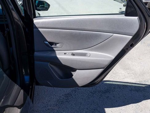Used 2023 Hyundai Elantra SEL w/ Cargo Package FWD image 14