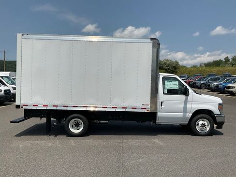 New 2025 Ford E-350 and Econoline 350 Super Duty w/ Driver's Safety Package RWD image 31