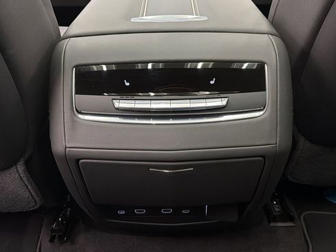 Used 2026 Cadillac Escalade Platinum Sport w/ LPO, ONYX Package image 34