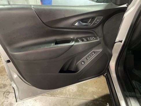 Used 2021 Chevrolet Equinox LT image 13