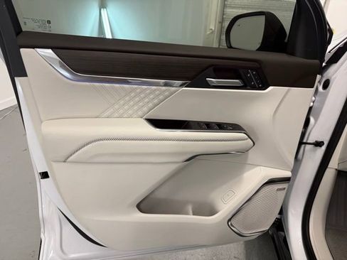 Used 2024 GMC Acadia Denali image 14