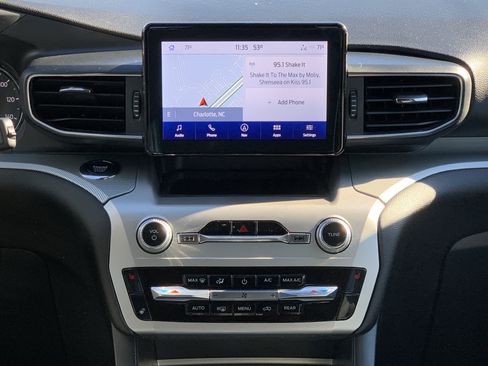 Used 2022 Ford Explorer XLT w/ Equipment Group 202A image 31