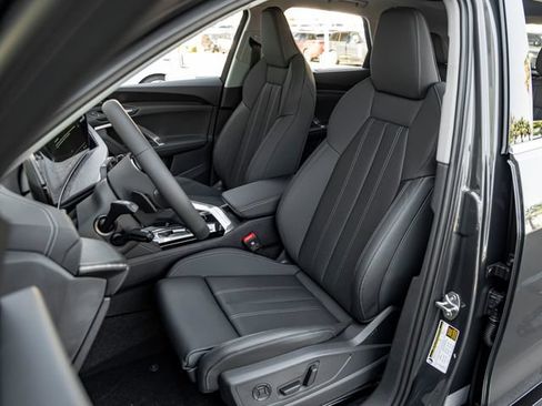 Used 2025 Audi Q5 Premium w/ Premium Plus AWD/4WD image 14