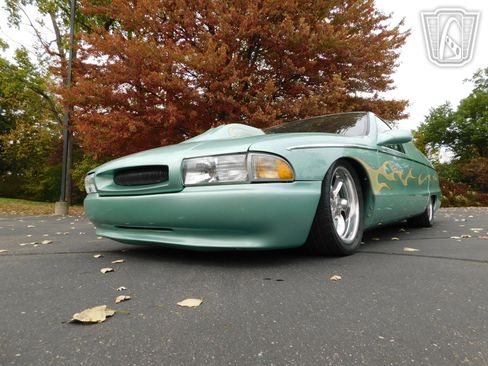 Used 1993 Buick Roadmaster Estate image 2