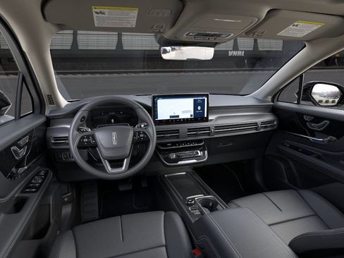 New 2025 Lincoln Corsair FWD w/ Equipment Group 101A image 9