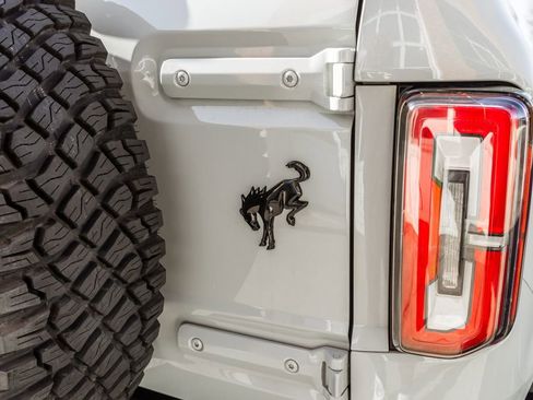 Used 2021 Ford Bronco First Edition AWD/4WD image 43