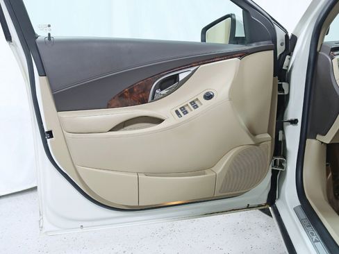 Used 2012 Buick Verano Convenience FWD image 25