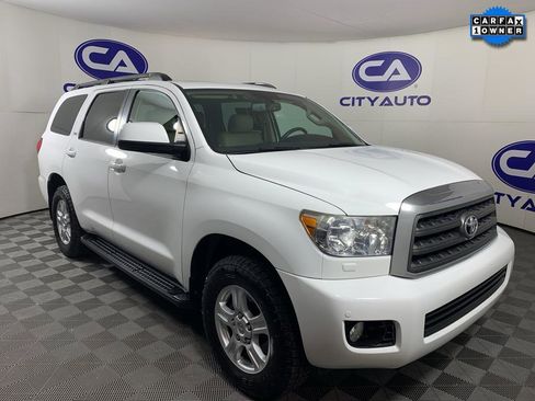Used 2017 Toyota Sequoia SR5 image 1