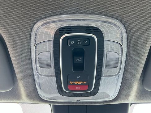 Used 2025 Hyundai Elantra SEL image 15