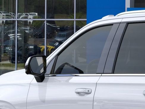 New 2026 Chevrolet Suburban LT AWD/4WD image 12