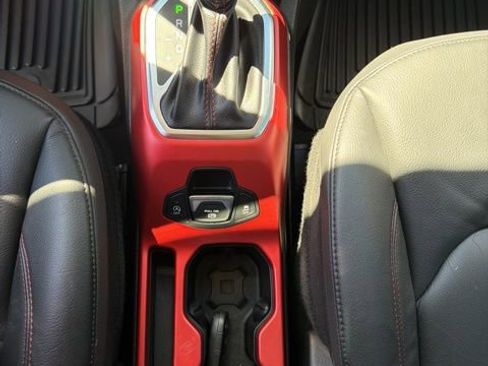 Used 2022 Jeep Renegade Trailhawk AWD/4WD image 14