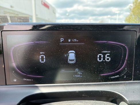 Certified 2024 Kia Seltos LX image 4