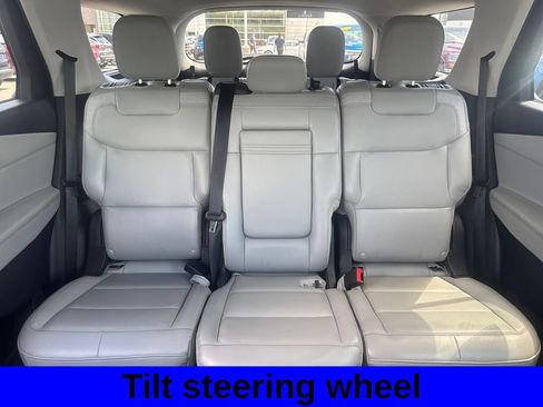 Used 2025 Ford Explorer Active w/ Active Comfort Package AWD/4WD image 26