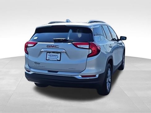 Used 2022 GMC Terrain SLT w/ Infotainment Package II AWD/4WD image 8