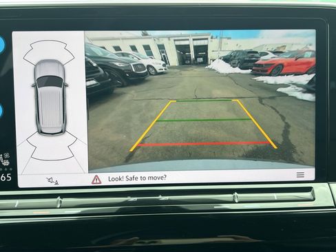 Used 2024 Volkswagen Atlas SE image 19