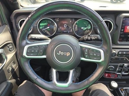 Used 2022 Jeep Wrangler Unlimited Rubicon 4xe w/ Cold Weather Group AWD/4WD image 19