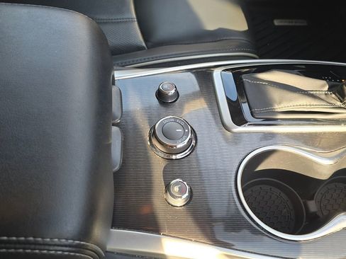 Used 2019 INFINITI QX60 Luxe w/ Essential Package image 9