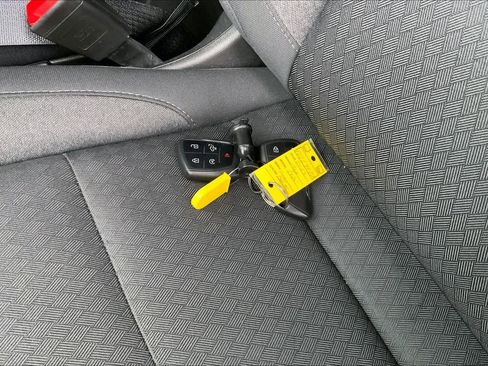 Used 2023 Chevrolet Silverado 1500 LT image 14