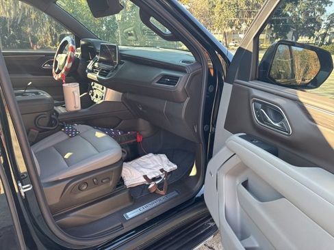 Used 2024 Chevrolet Tahoe LT w/ Luxury Package image 5