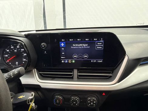 Used 2025 Chevrolet Trax LS FWD image 27