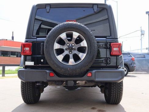 Used 2019 Jeep Wrangler Unlimited Sahara w/ Dual Top Group AWD/4WD image 5