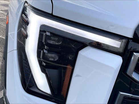 Used 2025 GMC Sierra 3500 AT4 w/ AT4 Premium Plus Package image 31