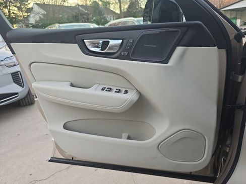 New 2026 Volvo XC60 B5 Ultra w/ Protection Package Premier image 36