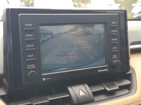 Certified 2021 Toyota RAV4 XLE FWD image 28