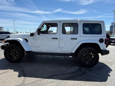 Used 2023 Jeep Wrangler Unlimited Sahara w/ Cold Weather Group AWD/4WD image 5