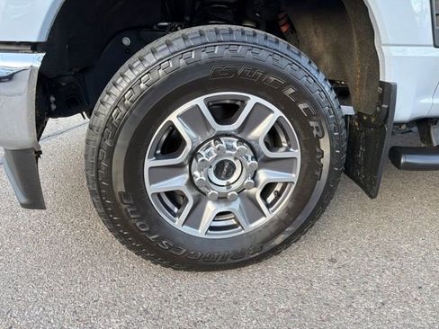 Used 2025 Ford F350 Lariat w/ FX4 Off-Road Package image 27