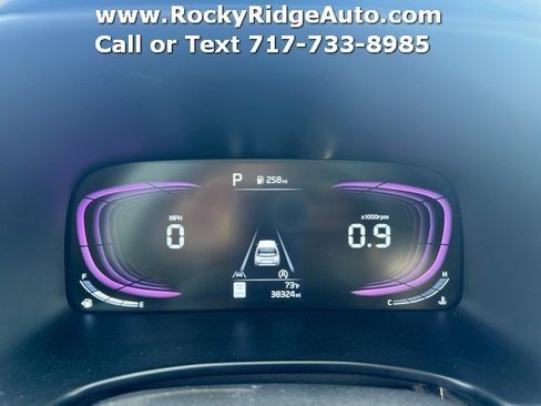 Used 2025 Kia Soul LX w/ LX Technology Package FWD image 12