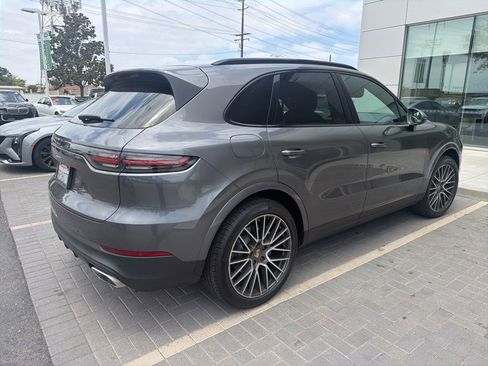 Used 2020 Porsche Cayenne AWD/4WD image 6