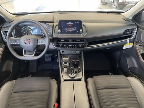 Certified 2025 Nissan Rogue SV image 11