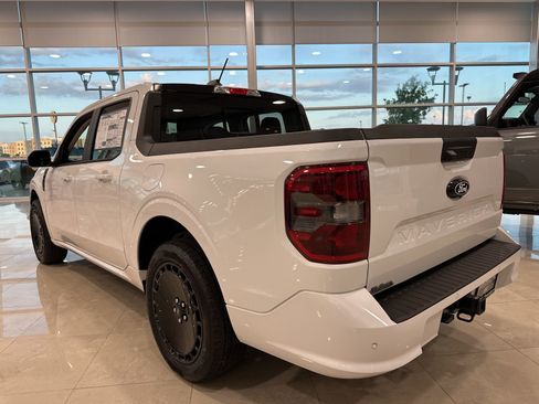 New 2025 Ford Maverick Lobo image 40