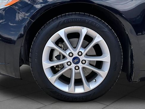 Used 2020 Ford Fusion SE FWD image 11