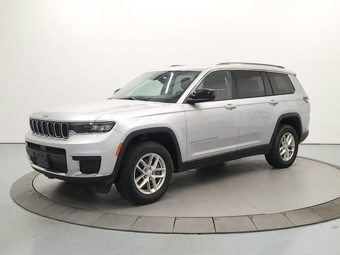Used 2023 Jeep Grand Cherokee L Laredo AWD/4WD image 3
