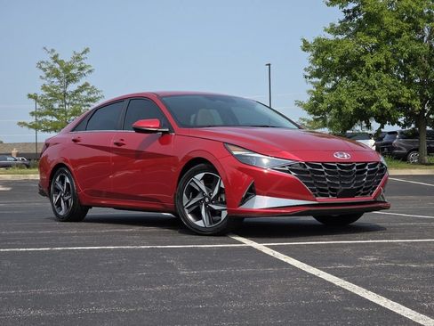 Used 2022 Hyundai Elantra Limited w/ Cargo Package FWD image 2