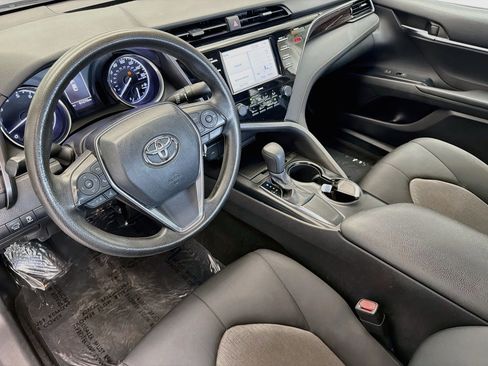 Used 2020 Toyota Camry LE FWD image 7