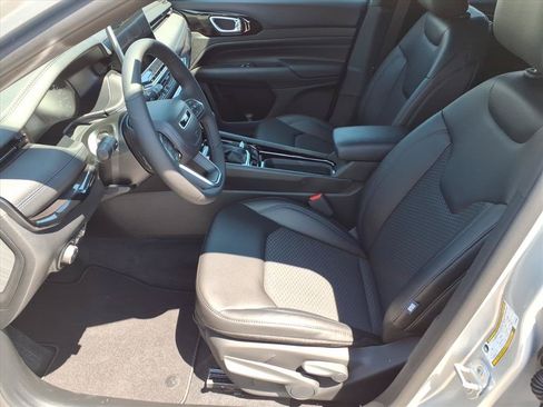 New 2026 Jeep Compass Latitude AWD/4WD image 12