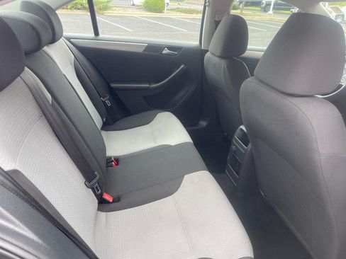 Used 2017 Volkswagen Jetta S FWD image 8