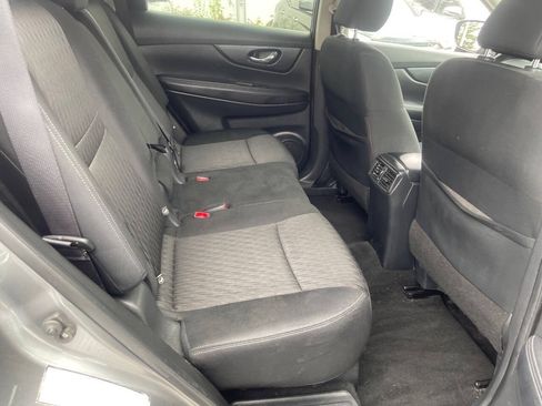 Used 2018 Nissan Rogue SV AWD/4WD image 26