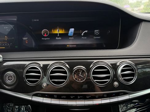 Used 2020 Mercedes-Benz S 560 Sedan image 30